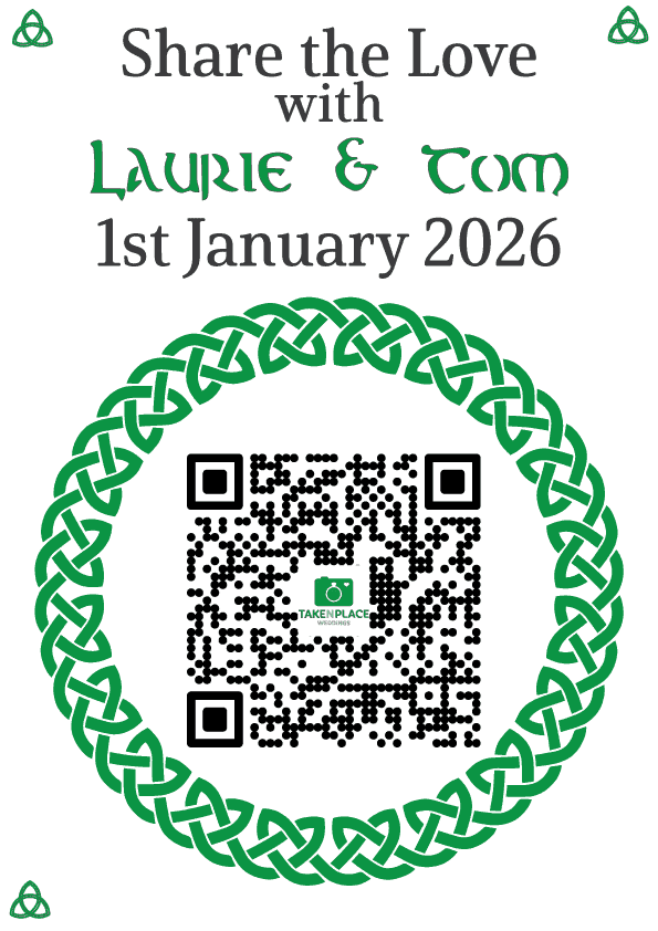 wedding QR tablecard with a celtic knot in green