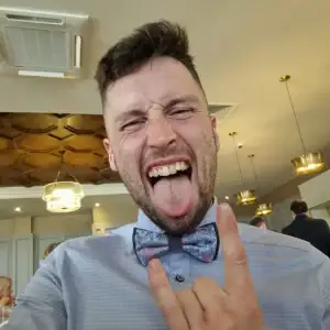 Wedding guest photo uploaded through a takeNplace QR code, example 2